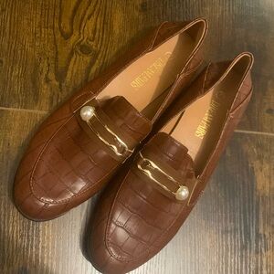 Dreampairs loafers with pearl accent.